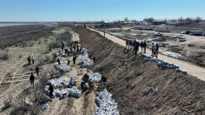 В Атырау планируется возвести 222 км дамб