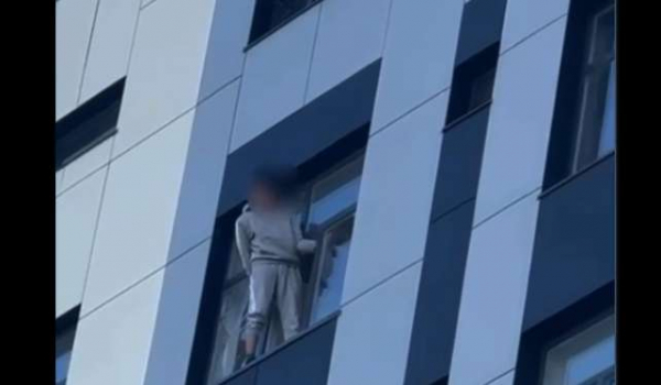 Полицейские спасли 20-летнего астанчанина от прыжка с восьмого этажа