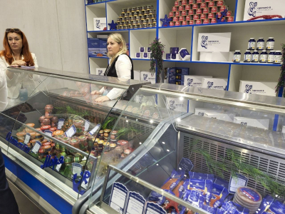 Россиян призвали запасаться икрой к Новому году уже летом