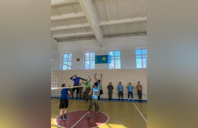 В Усть-Каменогорске гвардейцы соревновались по волейболу