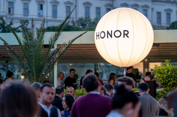 Стамбул — идеальная сцена для HONOR 400