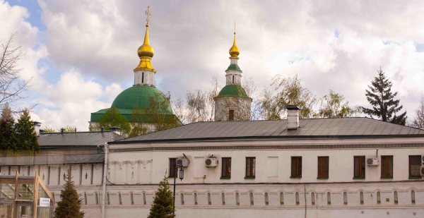 Крест из гроба свидетеля явления Христа замироточил после эксгумации в Элисте