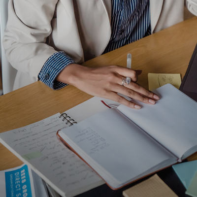 Стипендии и стажировки в мае-июне