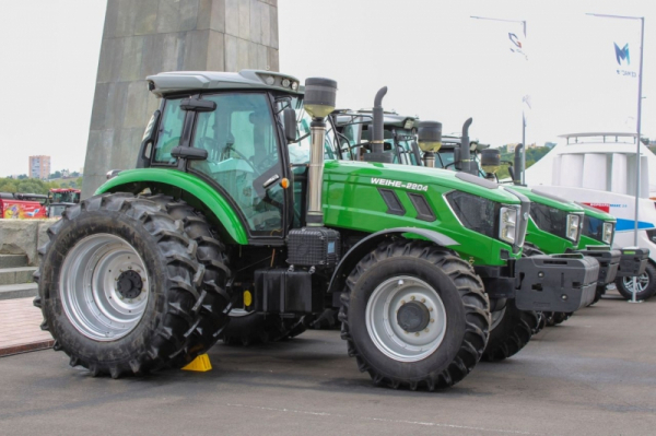 Казахстан введет дополнительный утильсбор для сельхозтехники из России и Беларуси