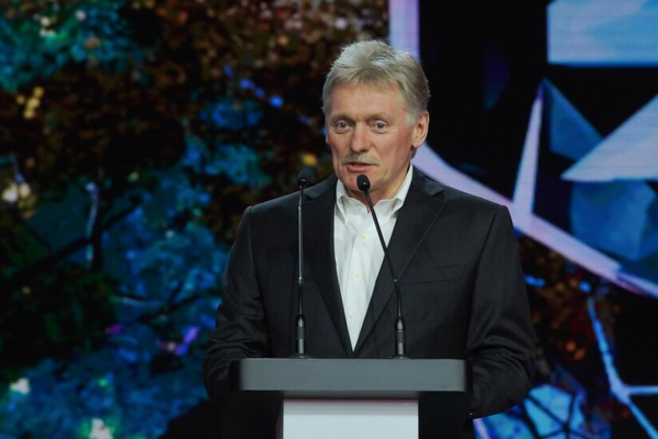 Песков подтвердил контакты между Россией и Францией