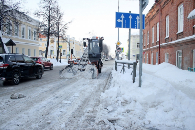 Рекордные 4 миллиона кубометров снега вывезли на полигоны Тюмени