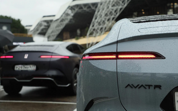 С дороги, староверы! Тест-драйв Avatr 12 на серпантине и гоночном треке