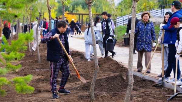 Масштабный общегородской субботник стартовал в Астане