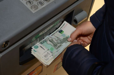 За десять лет средняя зарплата по России выросла на 317 процентов