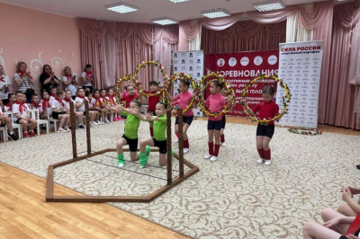 &laquo;ЕР&raquo; провела в казанском детсаду прыжки через резинку в рамках марафона &laquo;Сила России&raquo;