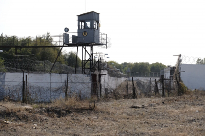 Посидите, пожалуйста