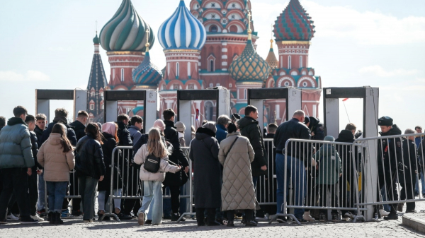 Металлоискатели и проверки. Россия усиливает меры безопасности после теракта в Подмосковье