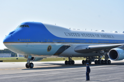 Авиапарк президента США получит новую окраску