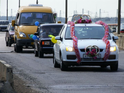 В Челнах проведут &laquo;фейковую&raquo; свадьбу в стиле 90-х годов