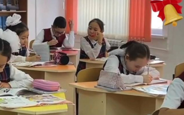 Для выпускников прозвенел последний звонок