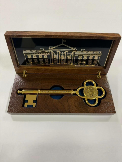 Что подарил Дональд Трамп Касым-Жомарту Токаеву