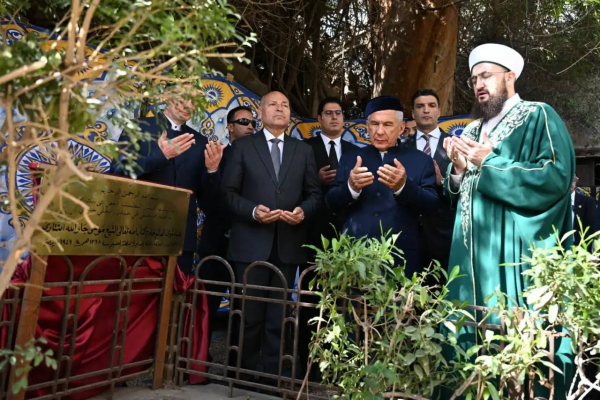 Минниханов в&nbsp;Каире посетил могилу татарского религиозного мыслителя Мусы Бигиева