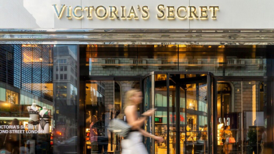 Акции Victoria’s Secret упали после негативного прогноза по продажам