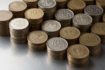 Рублевые сбережения горят: будущее рубля теперь зависит от двух факторов