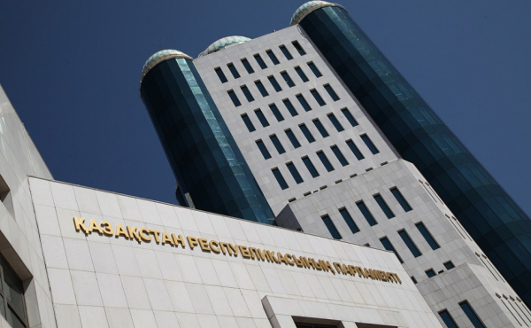 Токаев начинает реформу парламента