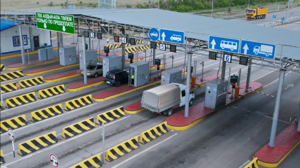 В Казахстане вводят оплату ещё за два участка дорог