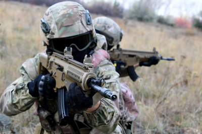 Свой профессиональный праздник специалисты боевой подготовки проводят в учебе и тренировках