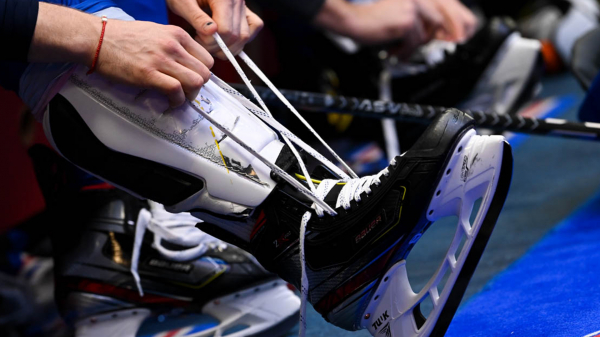 Хоккеисту &laquo;Старта&raquo; Филатову коньком перерезали артерию во время матча