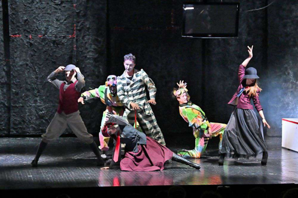 &laquo;Любовь к трем апельсинам&raquo;: пока люди не утратили способности дружить и любить, злая магия остается бессильной