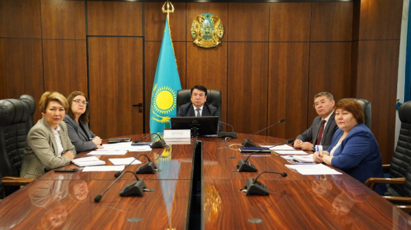 Министр просвещения встретился с победителями конкурса &laquo;Лучший педагог&raquo;