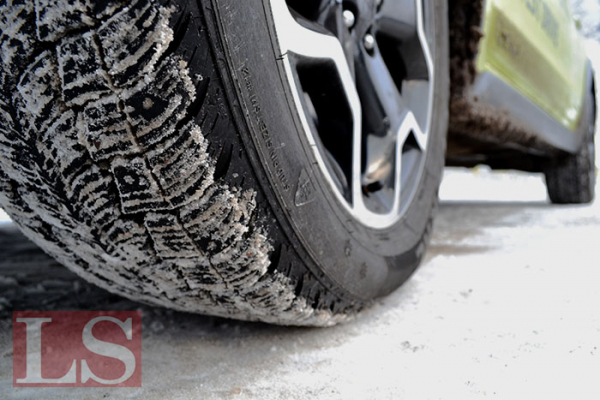 Казахстан переобувается: в страну везут все больше шин из-за границы. Инфографика