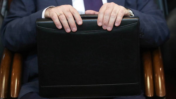 Зампред ЦБ РФ Заботкин надел галстук с крысами за 19 тысяч рублей