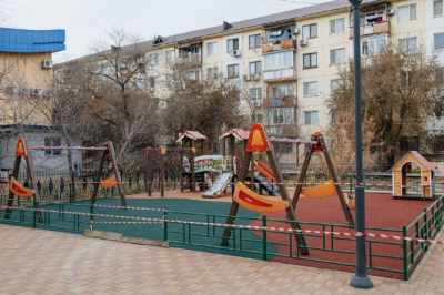 В Атырау завершается строительство 40 новых игровых зон и площадок