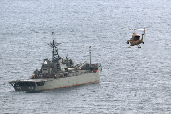 Два эсминца США были в минутах от уничтожения рядом с Ормузским проливом