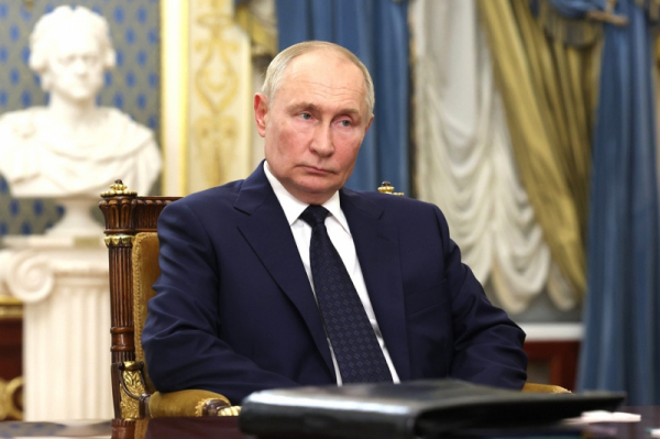 Путин утвердил закон, обязывающий операторов отключать связь по требованию ФСБ